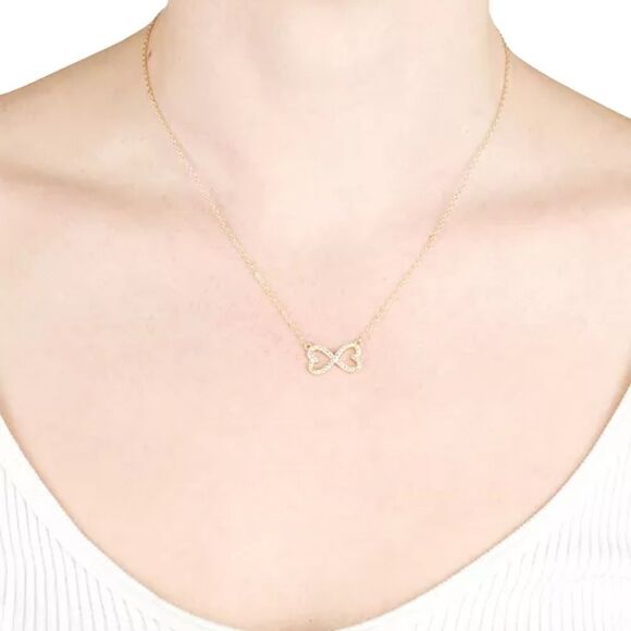 Elegant Gold Butterfly Pendant Necklace - Picture 2 of 5